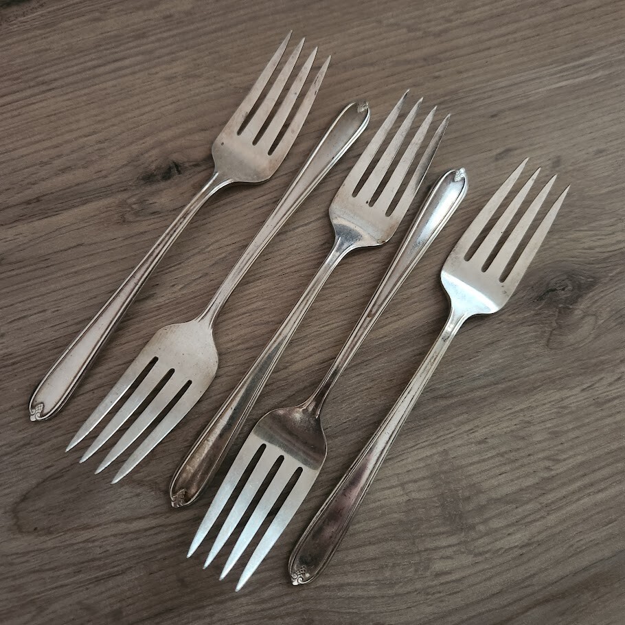 5 Oneida Silver Longchamps Chaumont Salad Fork 6 3/8″ Silverplate 1935