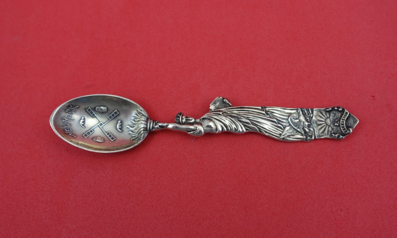 Pattern Unknown by Shiebler Sterling Souvenir Spoon Statue of Liberty NY 4 1/4″