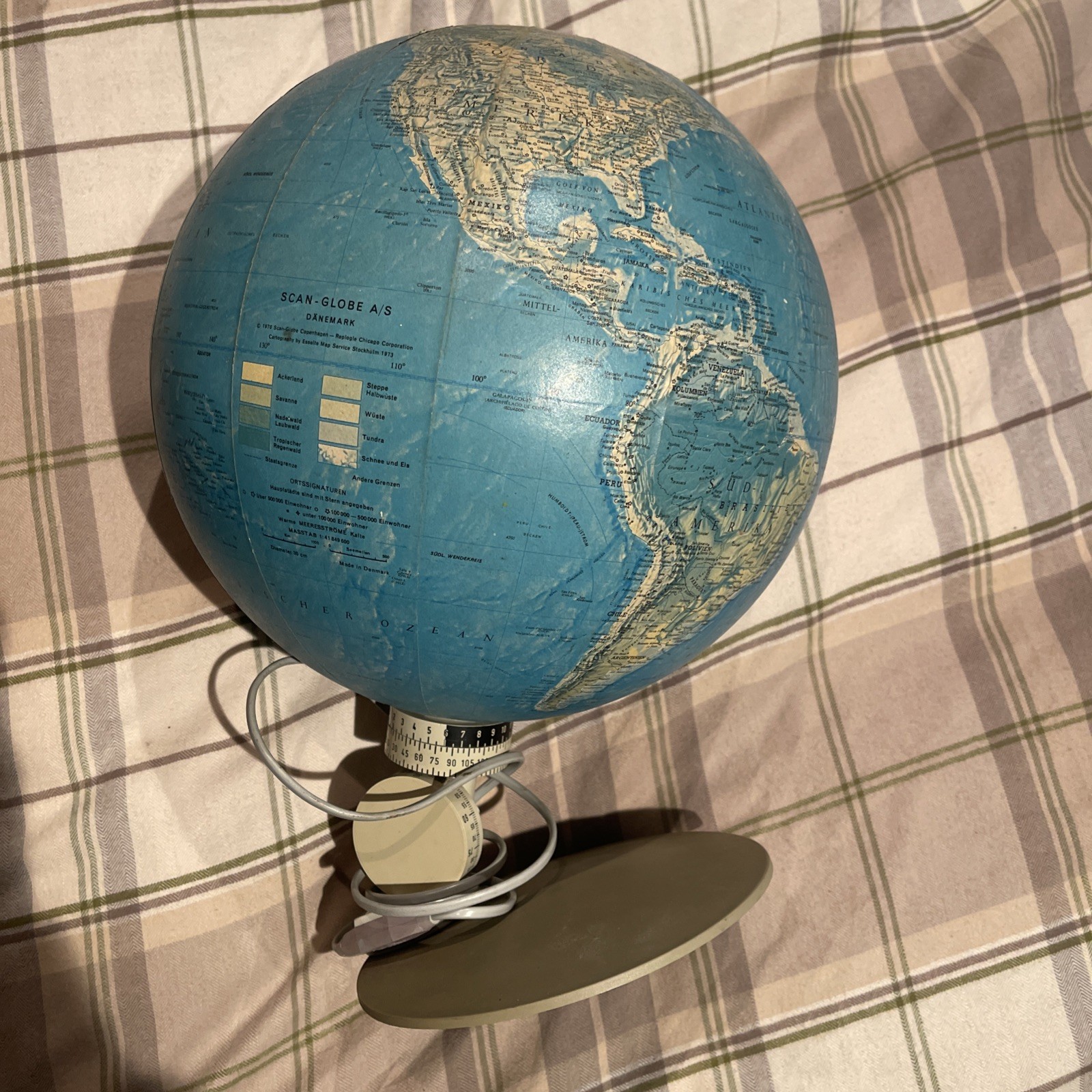 Vintage Light Up Scan Globe Lamp. Made in Denmark.1970 see photos
