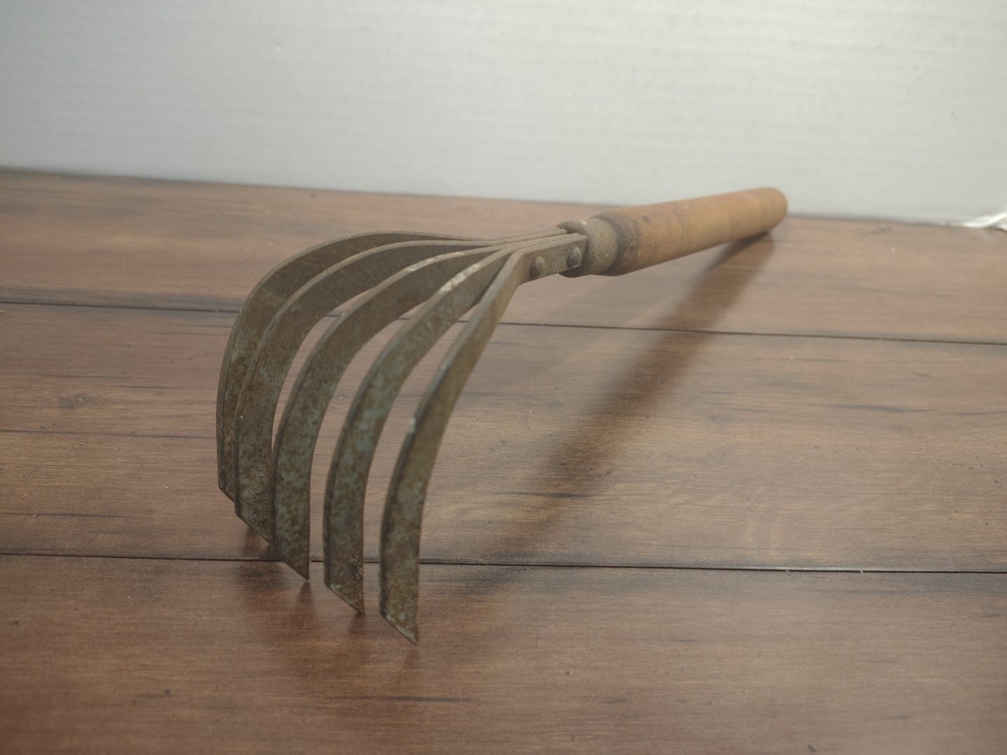 1930’s Vintage ‘House Of David’ Garden Hand Rake Cultivator Wood Handle 12.5″
