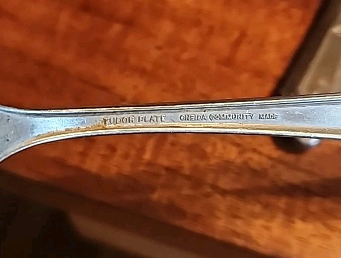 DUCHESS Oneida Community 1923 Flatware TUDOR PLATE Serving Fork Spoon Lot of 2