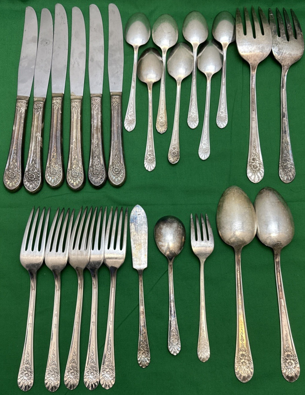 25 Pc JUBILEE Silverplated FLATWARE Mix with SERVING PCS Wm Rogers Mfg