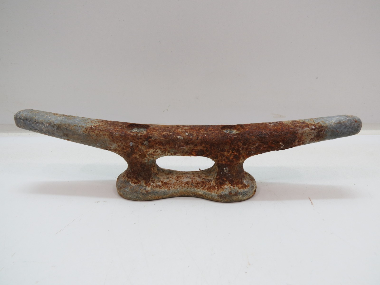 Used RUSTY 12 inch Cast Iron Boat Dock Cleat Tiki Hut Bar Yard Art (D3C982C)