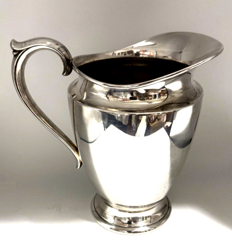 Vintage International Silver 217 Plain 64 oz. Silverplate Water Pitcher