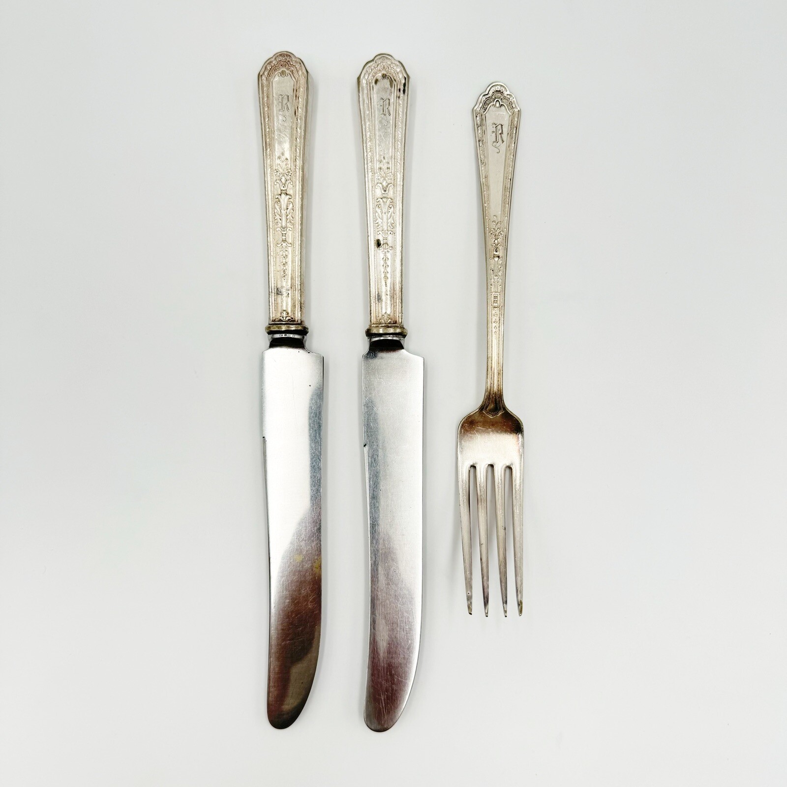 Holmes & Edwards Inlaid Silverware Romance 1925 Knives & Fork Monogram “R”