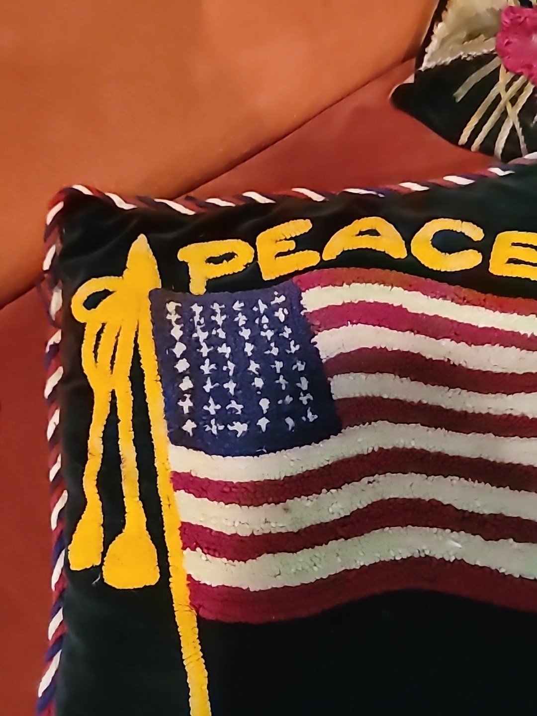 Hooked Rug Pillow Patriotic American Flag Velvet Yarn Satin Back 1900 17×17
