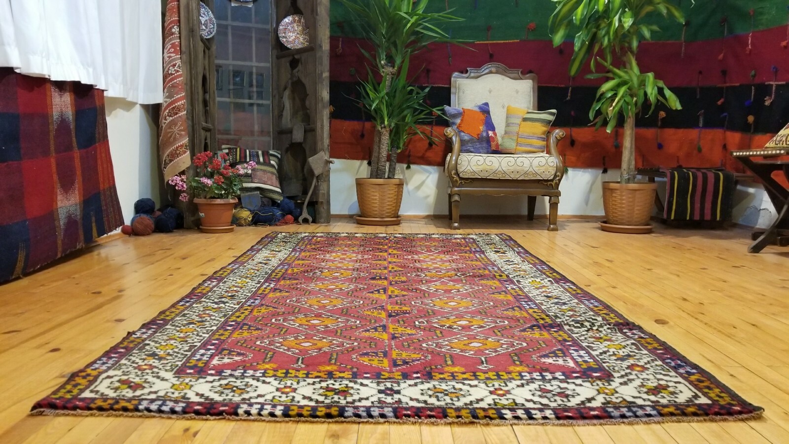 Beautiful Vintage 1960-1980’s Wool Pile Henna Dye Tribal Rug 4’3”x 7’9”