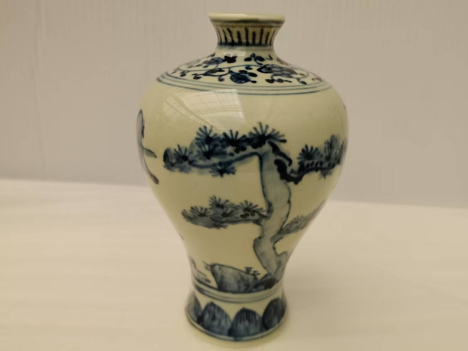 Chinese Old Blue and white Porcelain Pine, Bamboo, Plum Pattern Vase