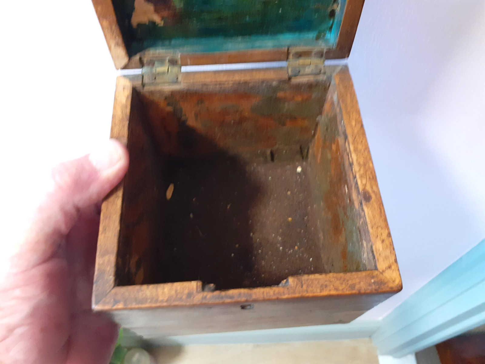 A Small Georgian Tea Caddy c1780