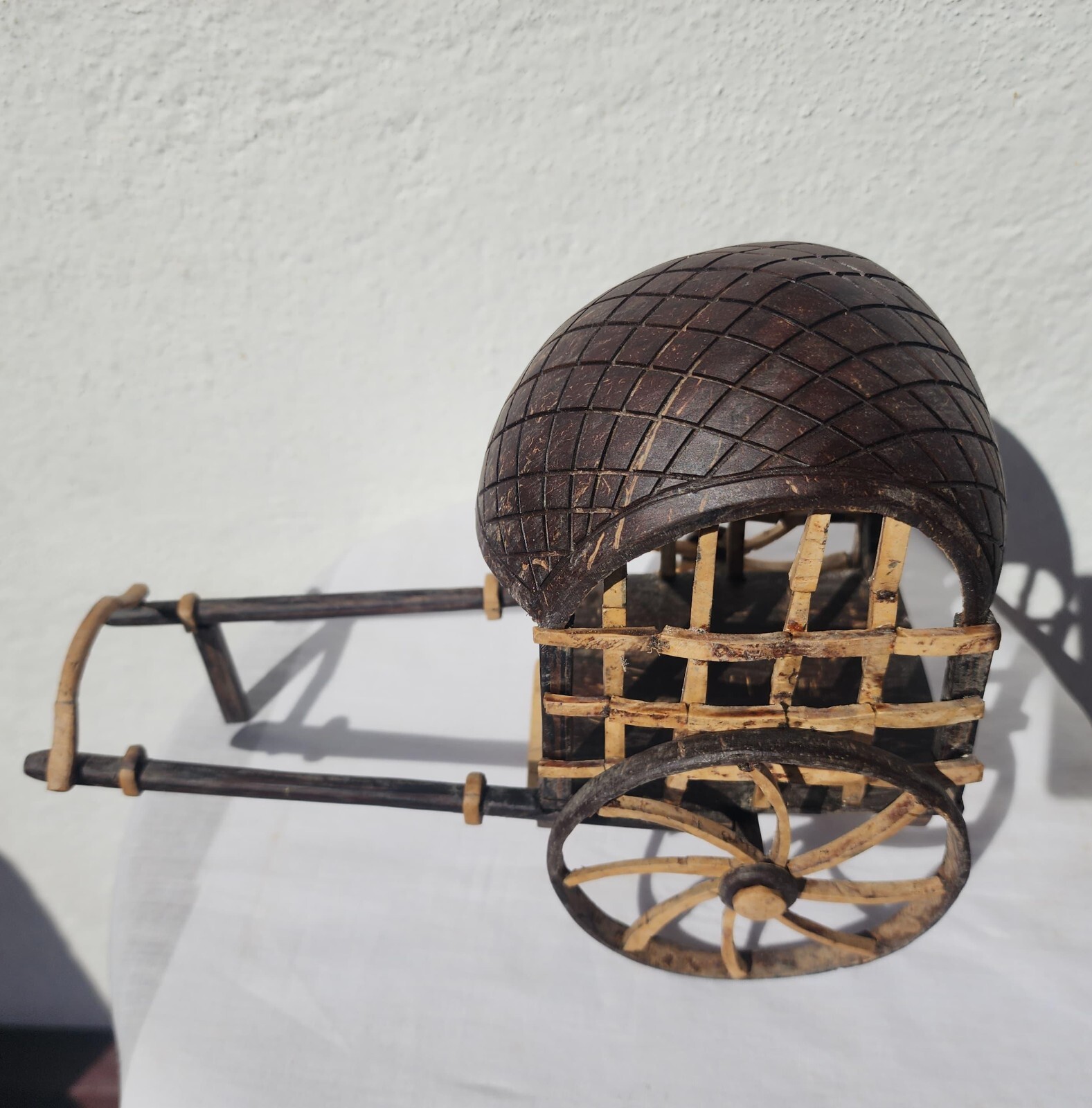 Coconut Shell Natural Handmade Design Ceylon Eco-Friendly And Antique.