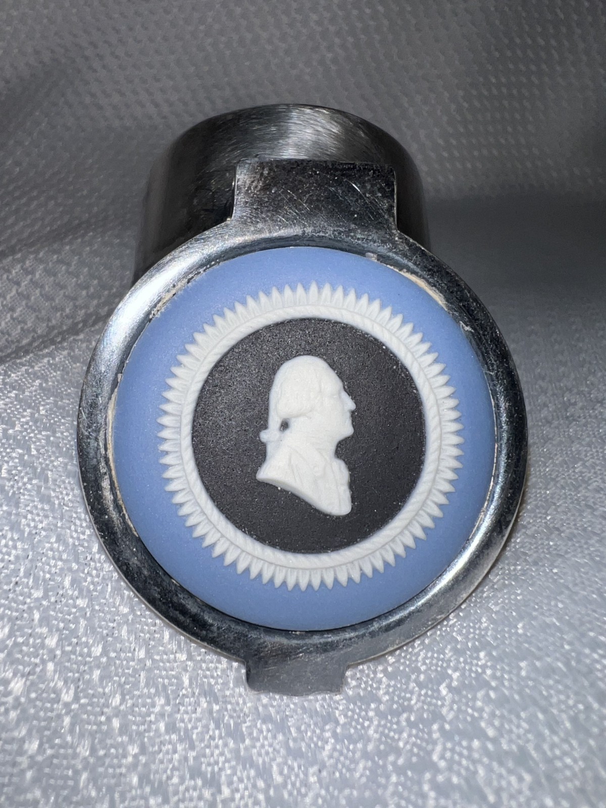 Vintage Wedgwood Tri-color Limited Edition Bicentennial Sterling silver Pill Box