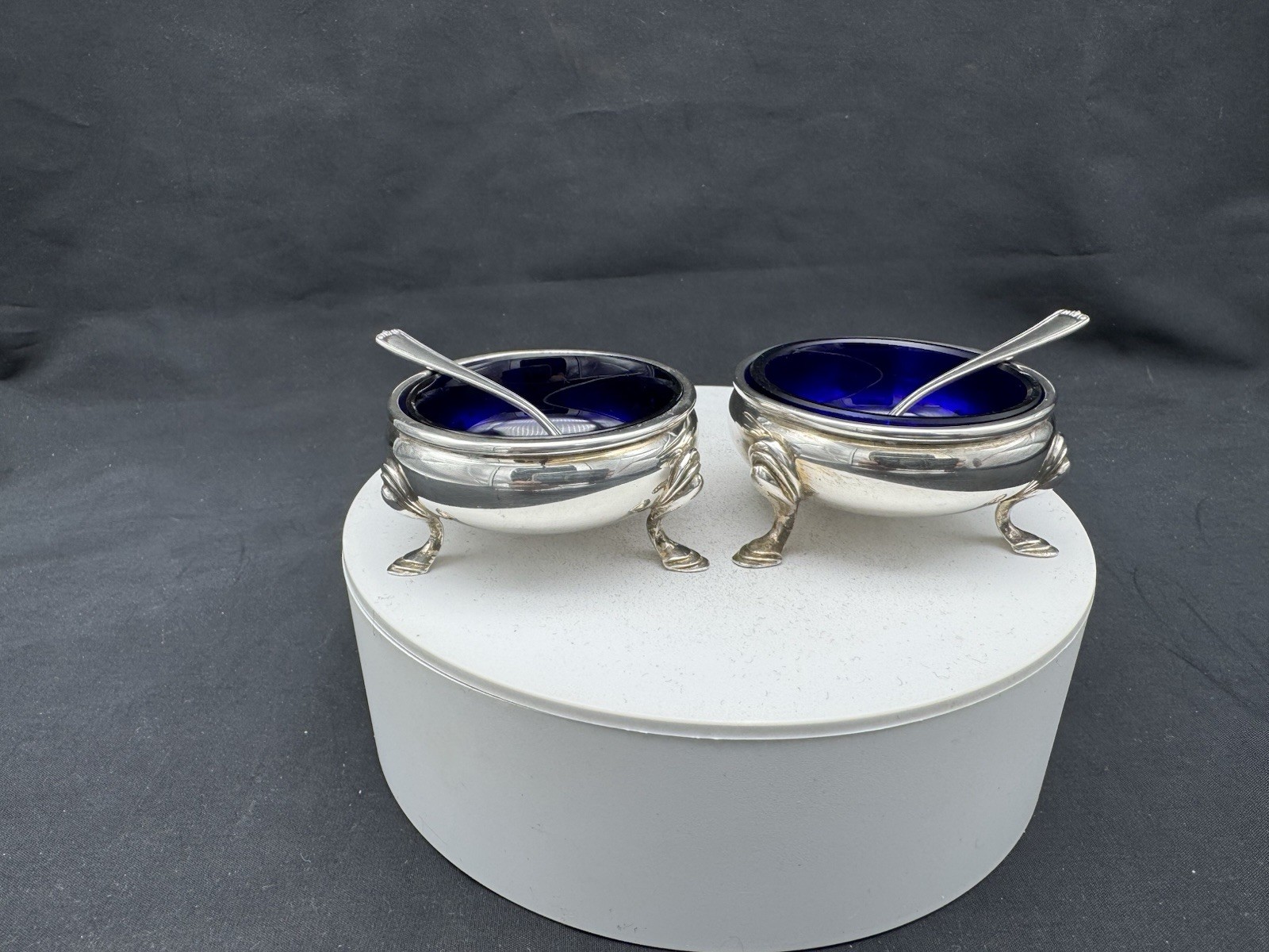1935 Adie Brothers Ltd Sterling Silver Cobalt Glass Salt Cellars Spoons Set