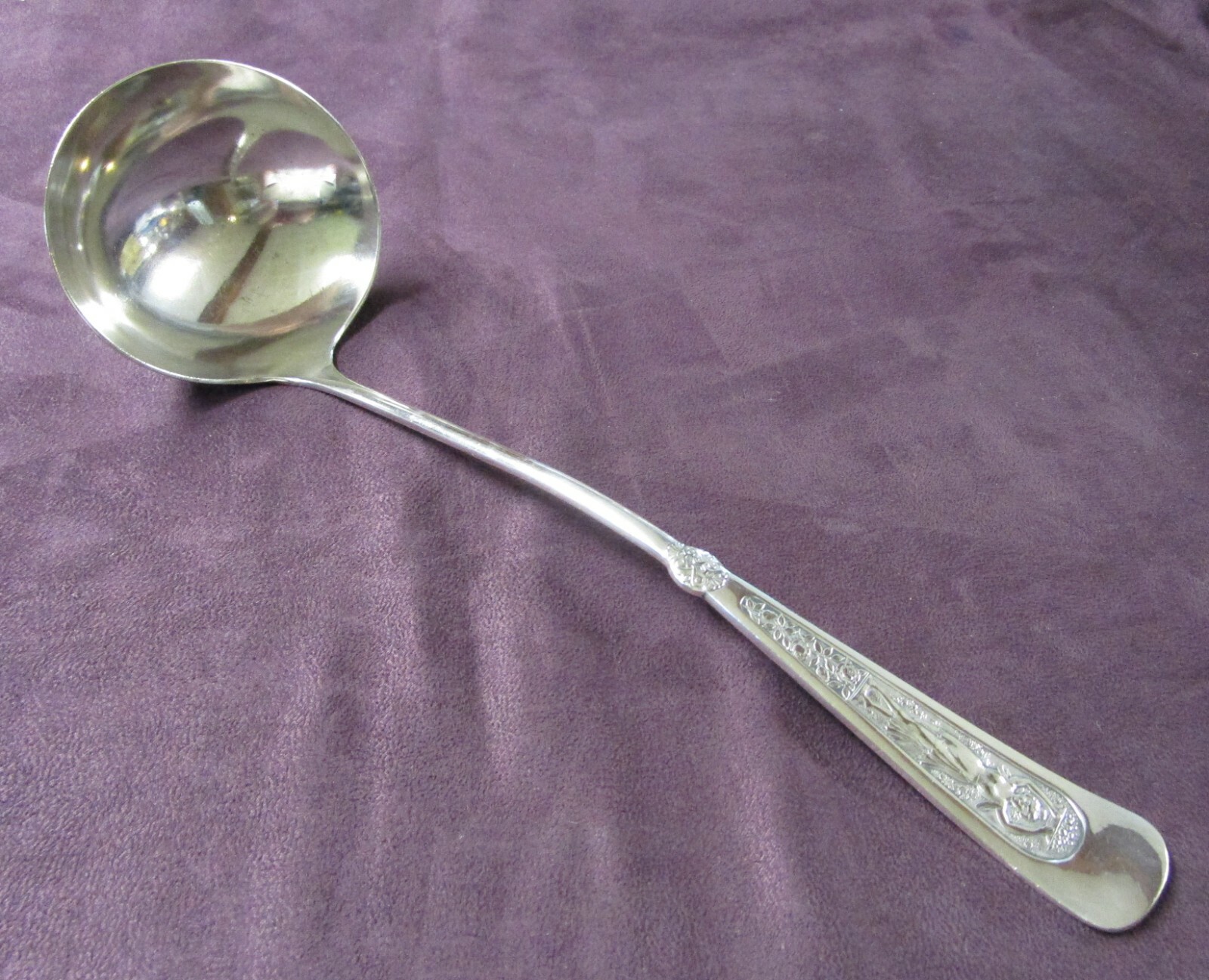 ARCADIAN 1884 Soup Ladle Rogers Antique Figural Silverplate No Monogram