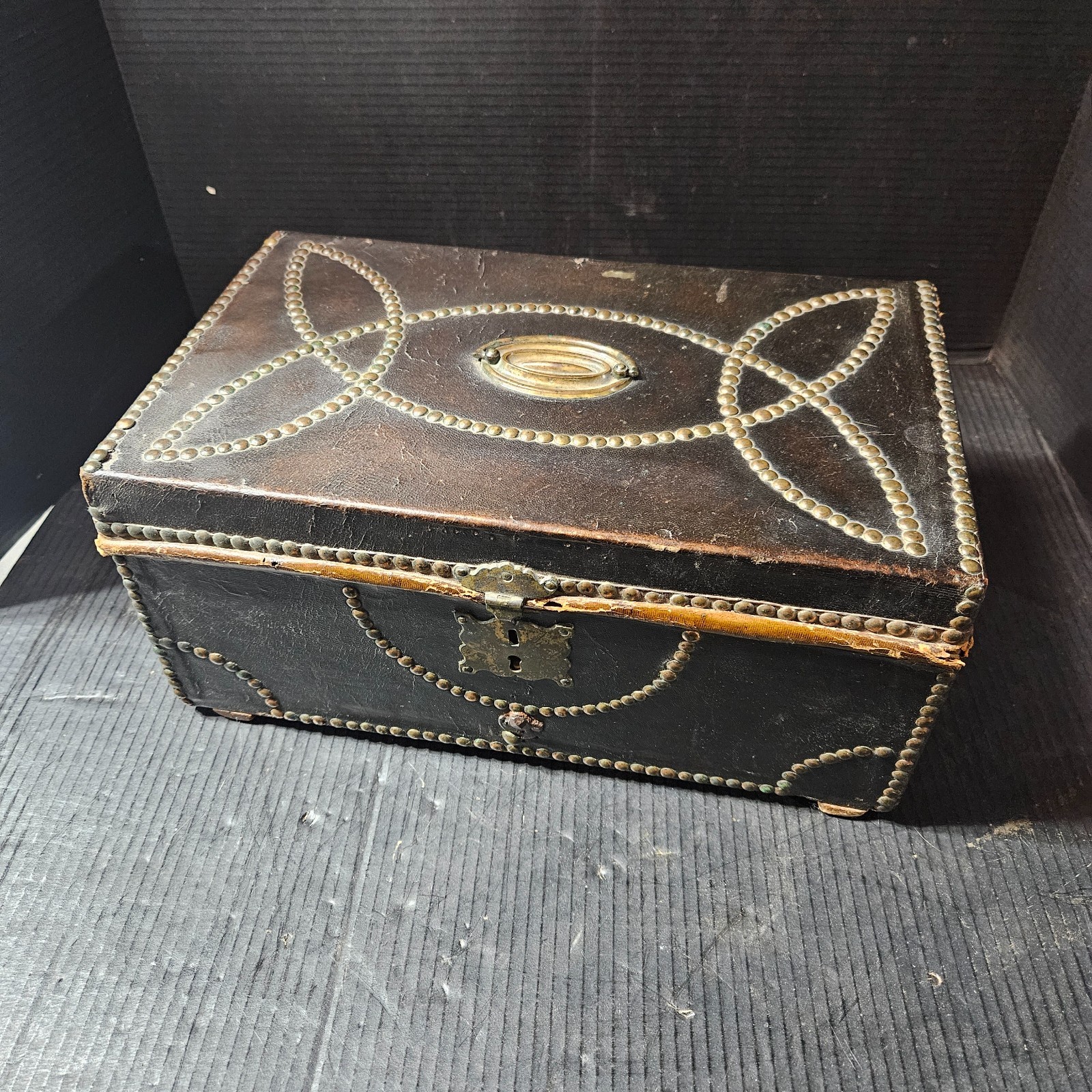 RARE 18th 19th C. LEATHER COVERED Brass Tack Decorated DOCUMENT BOX