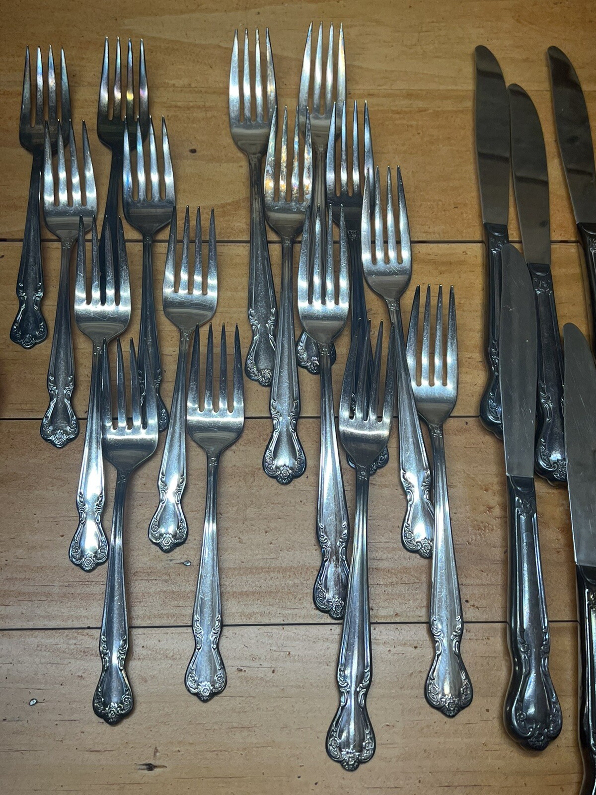 40 Piece Set Rogers & Bro Reinforced Plate IS Flatware Dinnerware Silverware