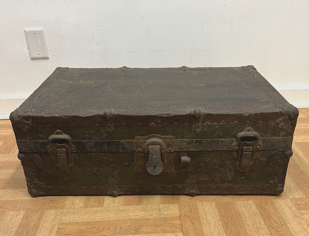 Vintage STORAGE TRUNK green chest box case coffee table military foot locker bin