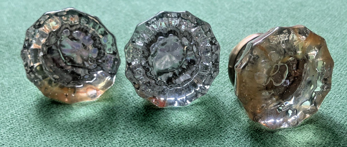 Lot of 3 VINTAGE GLASS & Brass SINGLE DOOR KNOBS 2″ Diameter