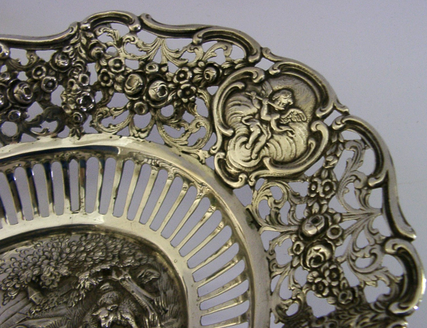 LARGE 228g HEAVY SOLID SILVER ROMANTIC SCENE 9 inch DISH BOWL 1985