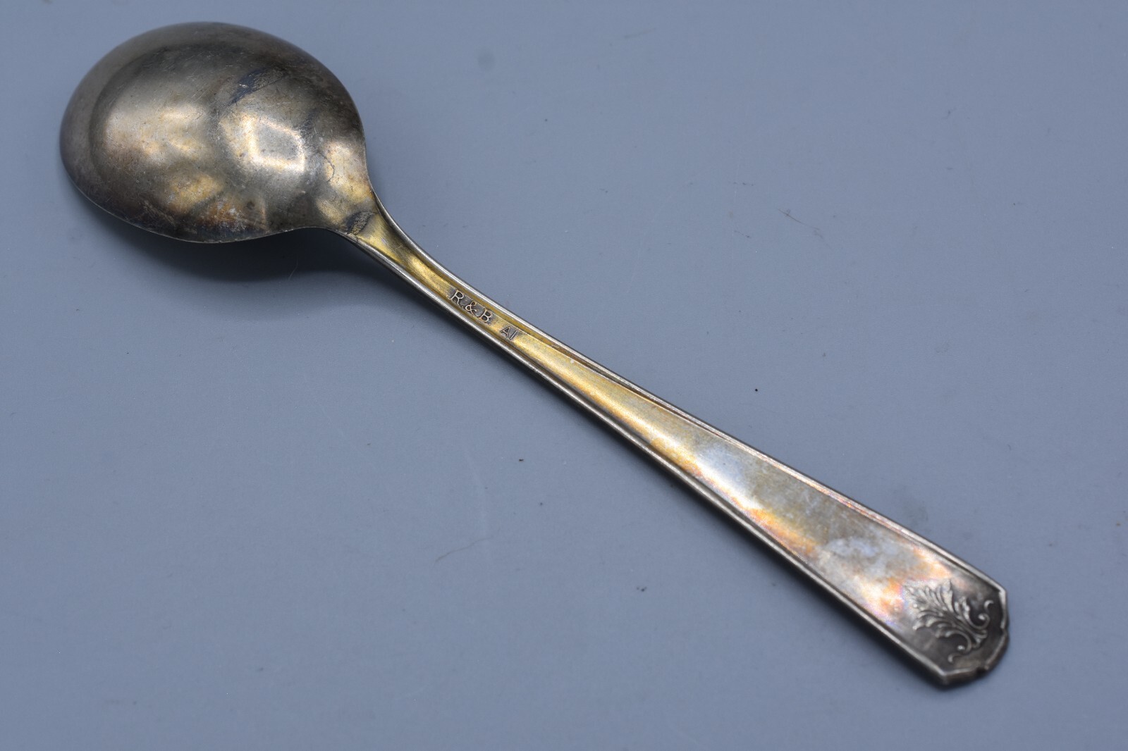 R & B International Silver IS LYRIC I Sugar Spoon 5-3/4″ Silverplate No Mono