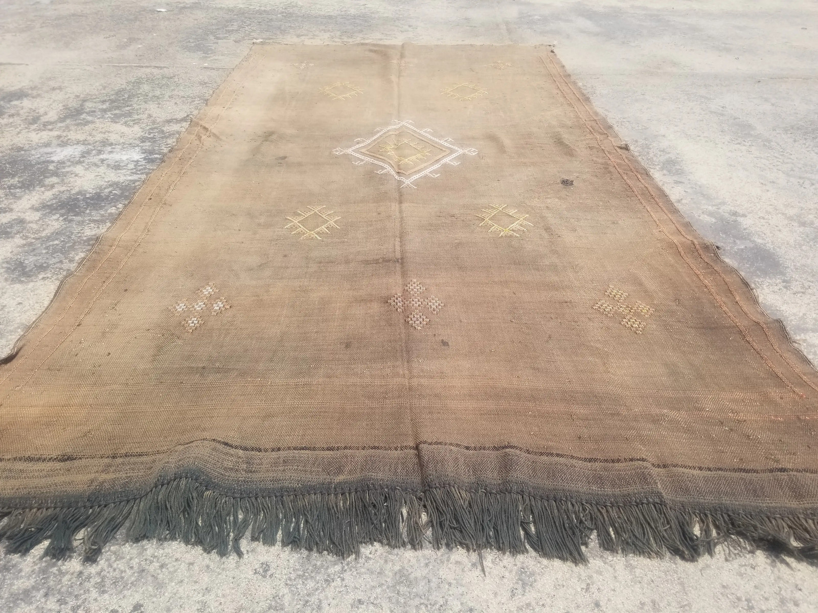 Distressed Vintage Traditional Handmade Moroccan Berber Wool Kilim 7.6×4.1 ft
