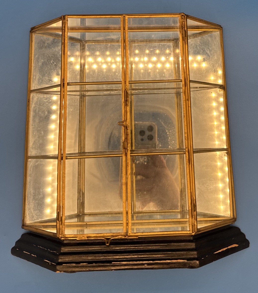 Vtg Glass & Brass Mirrored Curio Cabinet For Smalls Mini Decor 3 Shelves *Read*