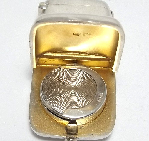 EDWARDIAN STERLING SILVER COMBINATION SOVERIGN CASE & VESTA CASE, SHEFFIELD 1909
