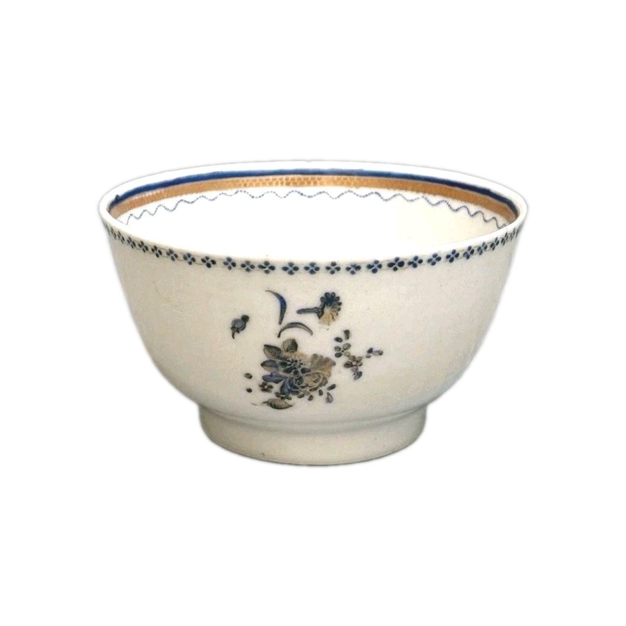 Antique Chinese Export Porcelain Tea Bowl Qianlong c1740-1780 Hand Painted