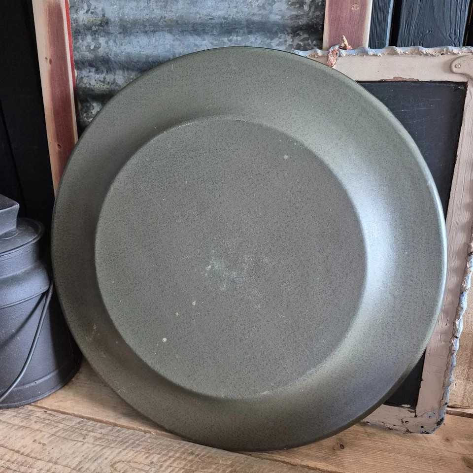 Primitive Rustic Colonial Reproduction Sage Green & Black Stars Wooden Plate