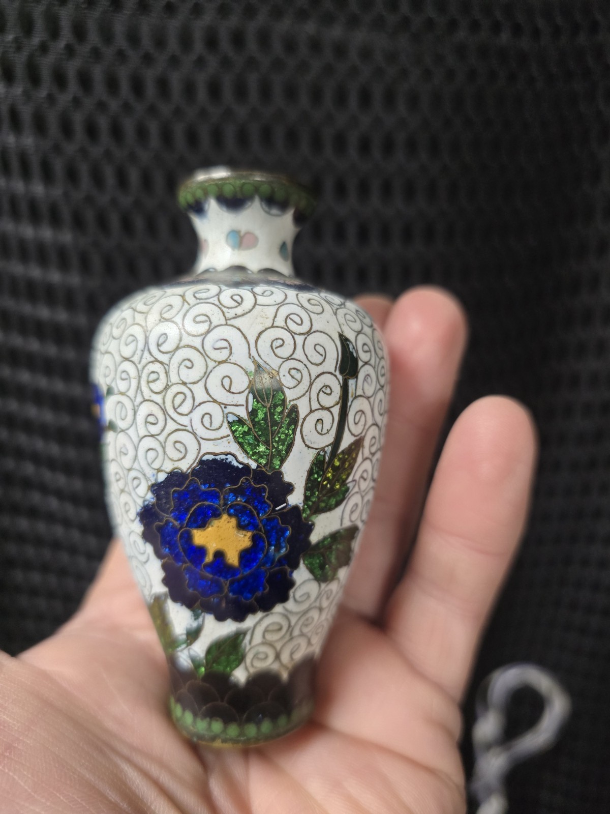 Antique Chinese Cloisonne Metal Vase Vivid Blue & Green Flowers 4″