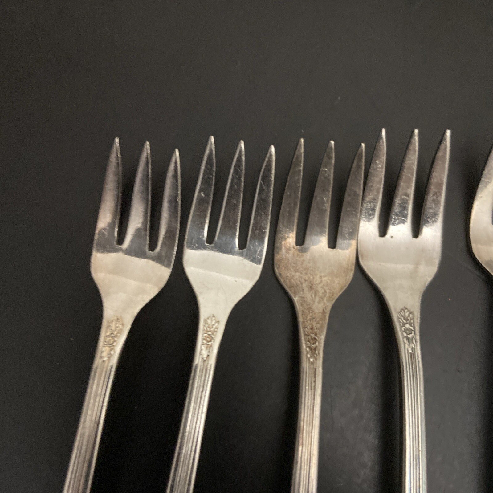 Vintage Wm Rogers 1938 DEVONSHIRE/MARY LOU Cocktail/Seafood Fork 5 1/2″