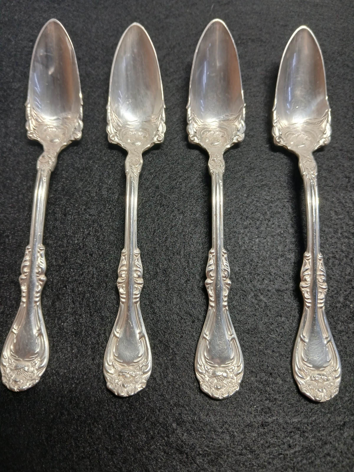 4 Wm A Rogers Hanover Grapefruit/Citrus Spoons Silver Plated Not Serrated