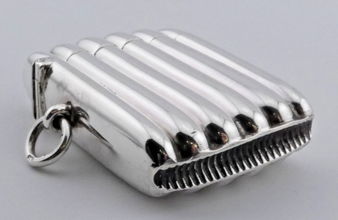 UNUSUAL ANTIQUE VICTORIAN SOLID STERLING SILVER RADIATOR DESIGN VESTA CASE C1891
