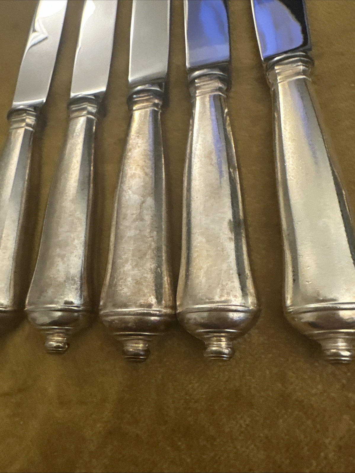 5 DINNER KNIVES POTTERY BARN Sheffield ENGLAND MAXFIELD Silverplate CLEAN BLADES