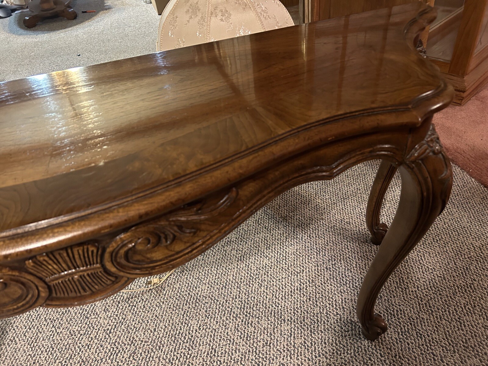 Fine Furniture Gordons Inc. Johnson City Tennessee Wood Table