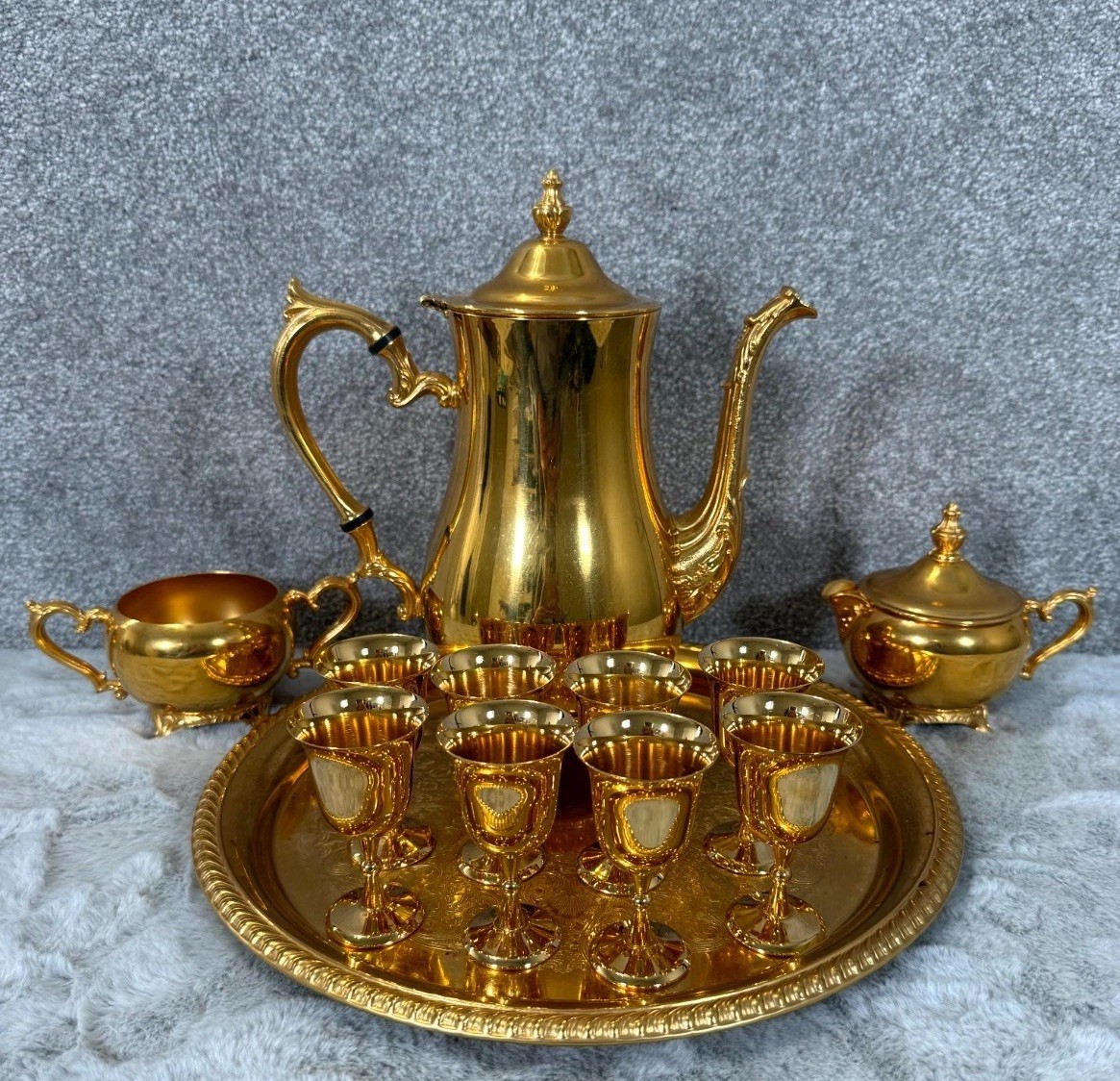 Vintage International Silver Company Electroplated 24k Gold Tea/Coffee Pot Set
