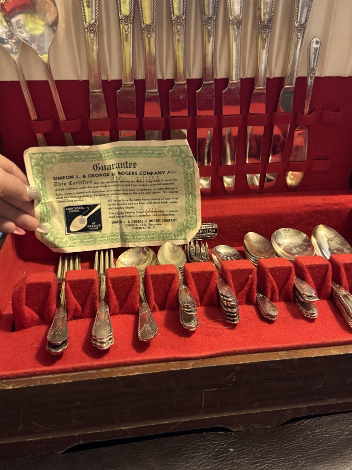 36 pc Vtg Simeon L George H Rogers Co Silverplate A1+ Oneida Ltd with Case