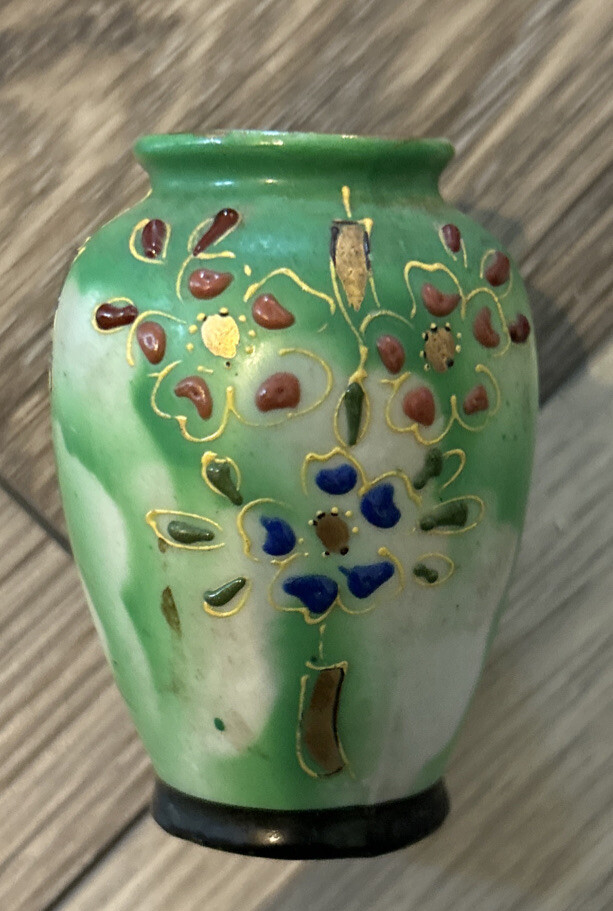 Vintage Japanese Satsuma On Green Vase 2.5 Inches