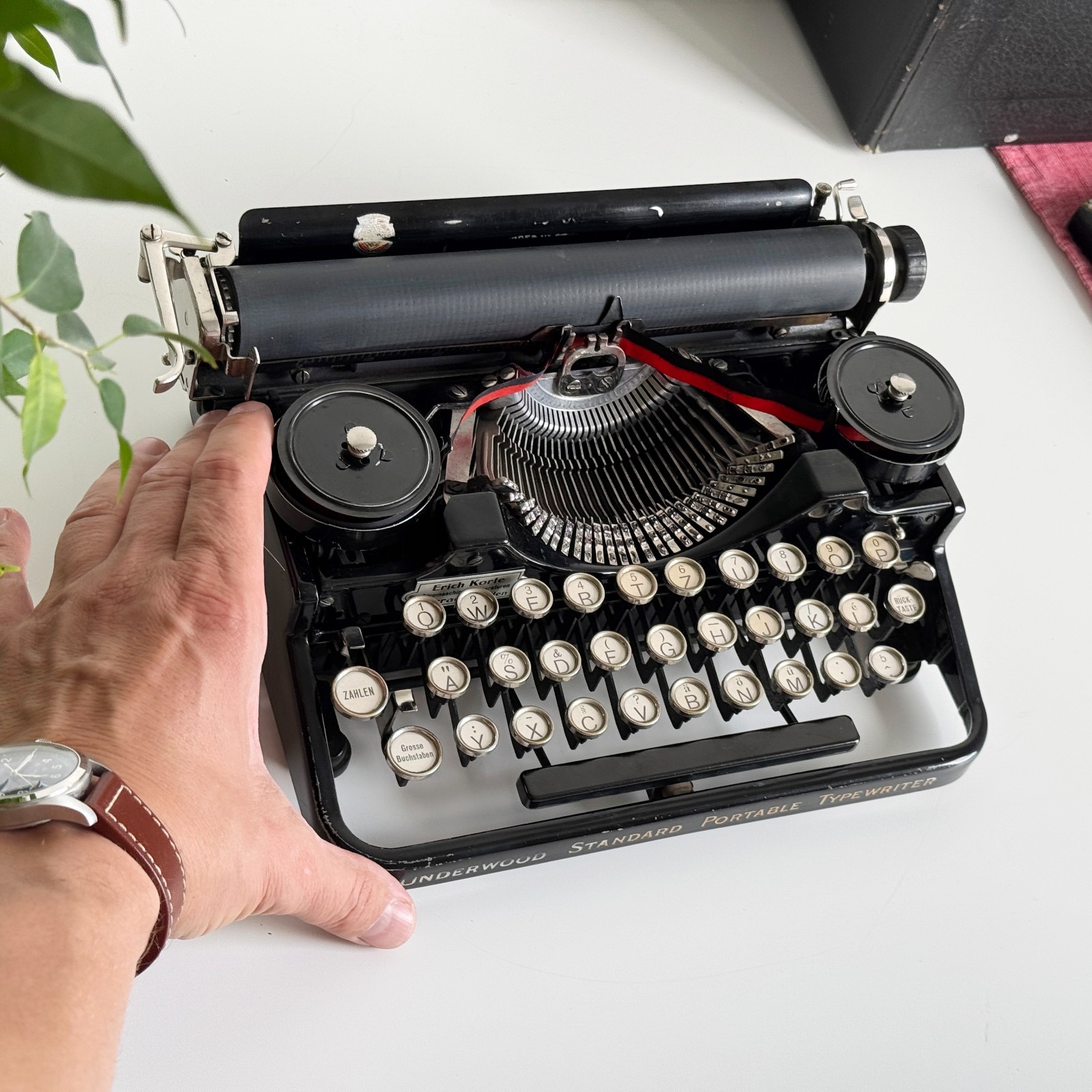 Underwood Standard Portable – Typewriter from 1920 | Working | Serviced