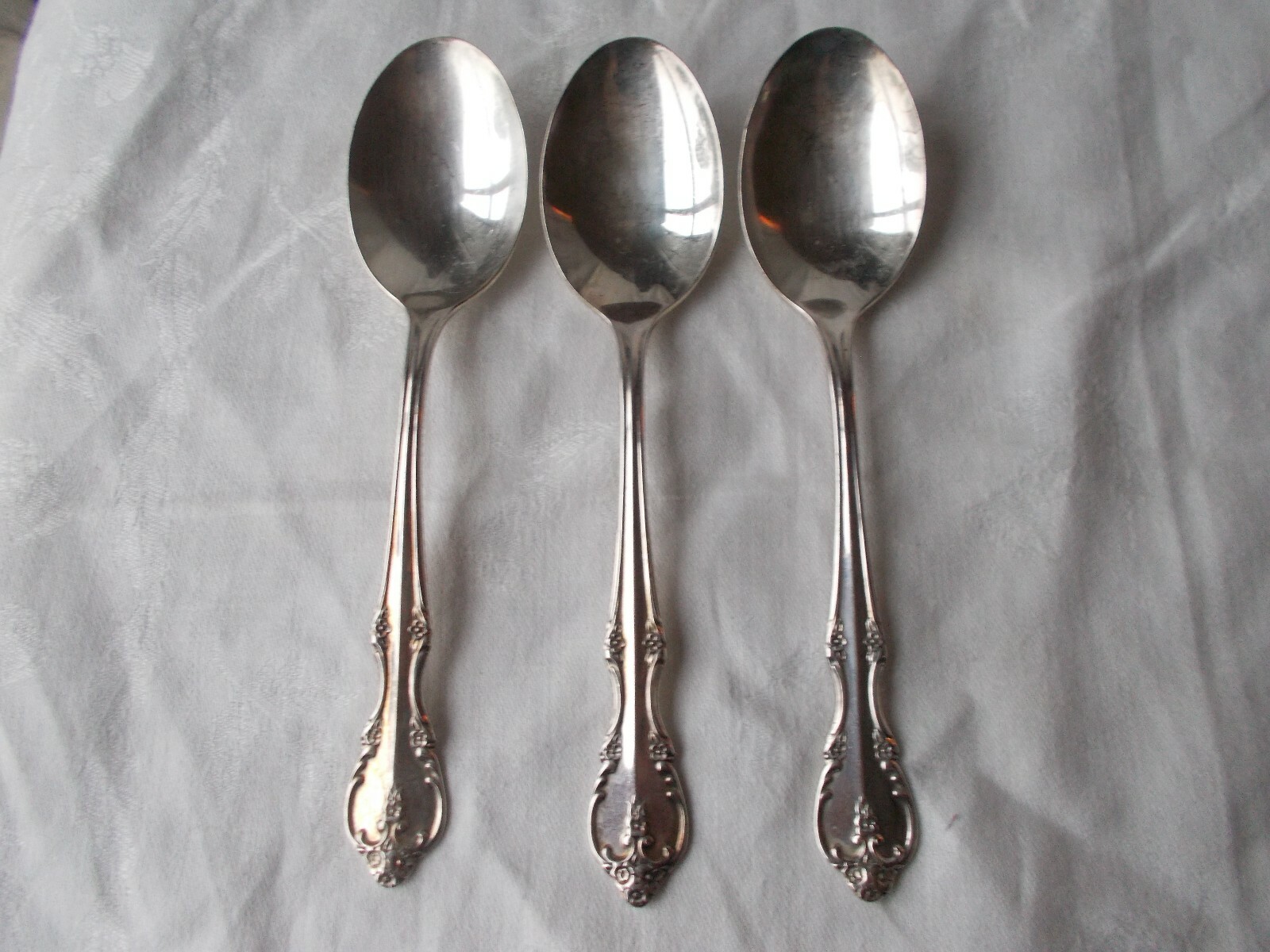 3 Rogers & Bro SOUTHERN SPLENDOR PLACE SPOONS Silverplate Flatware IS brothers