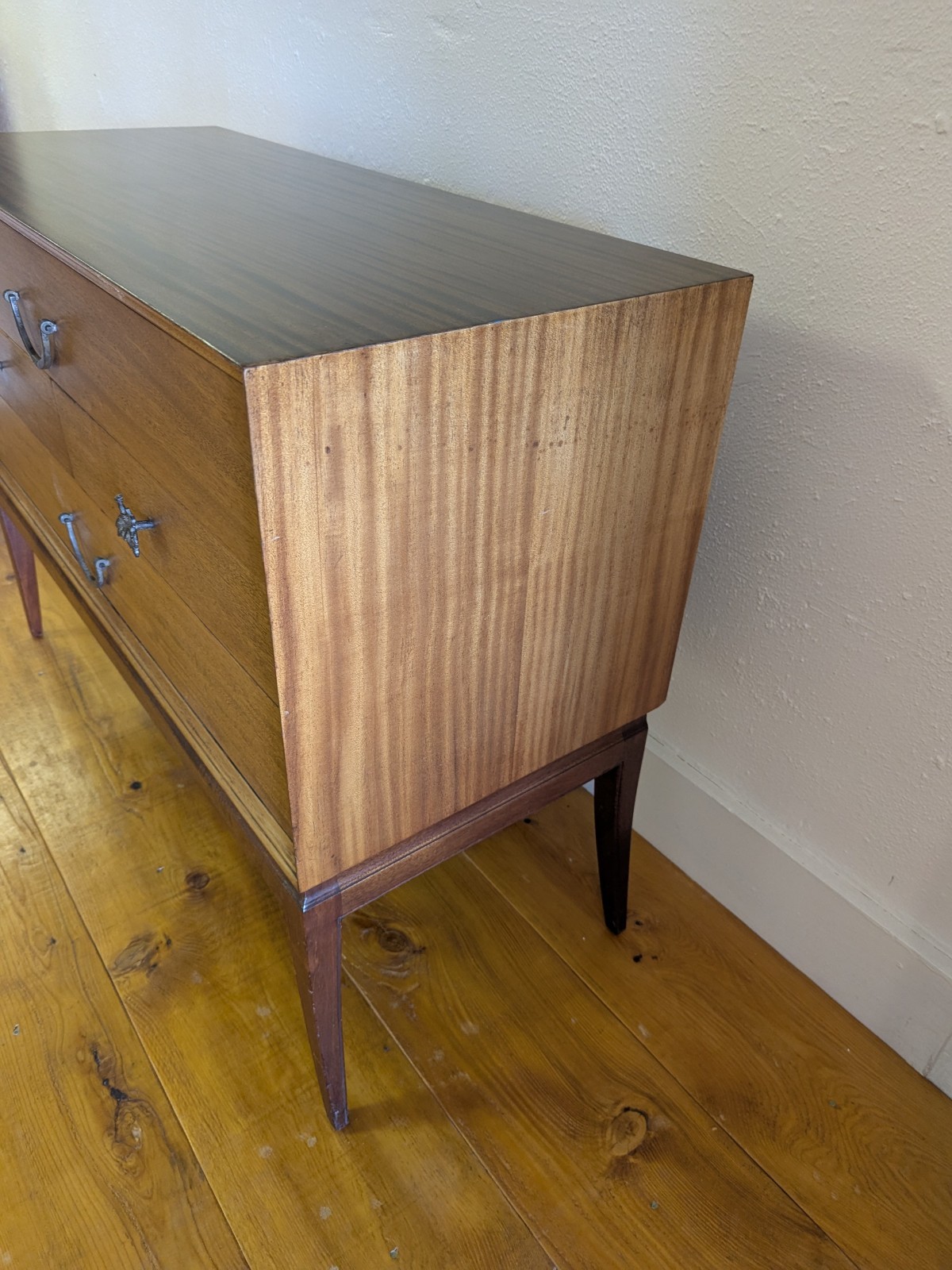 🤩 Tommi Parzinger 🔥 Charak Vintage MCM ❤️ Mahagony Dresser Chest Sideboard 😲