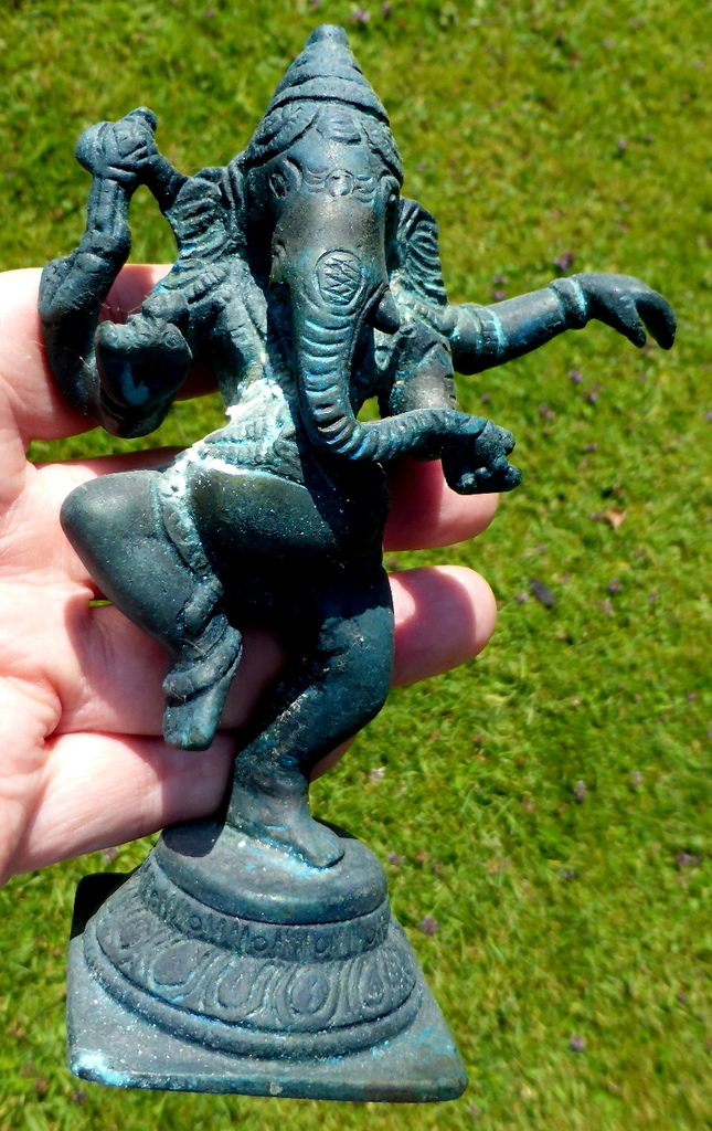 OLD GANESH GANESHA BRONZE STATUE. 6 inches tall. from NEPAL