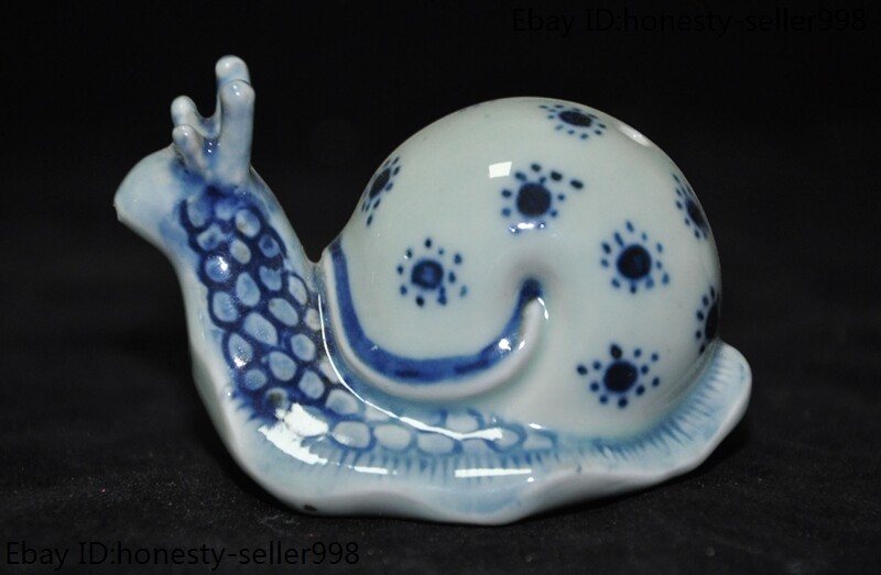 2.8” Marked Old Chinese Blue&white porcelain wealth lucky snails snail statue