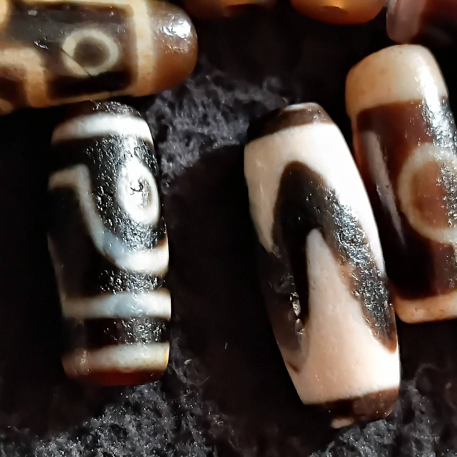 Tibetan Agate Pre 1800s Dzi Bead Lot