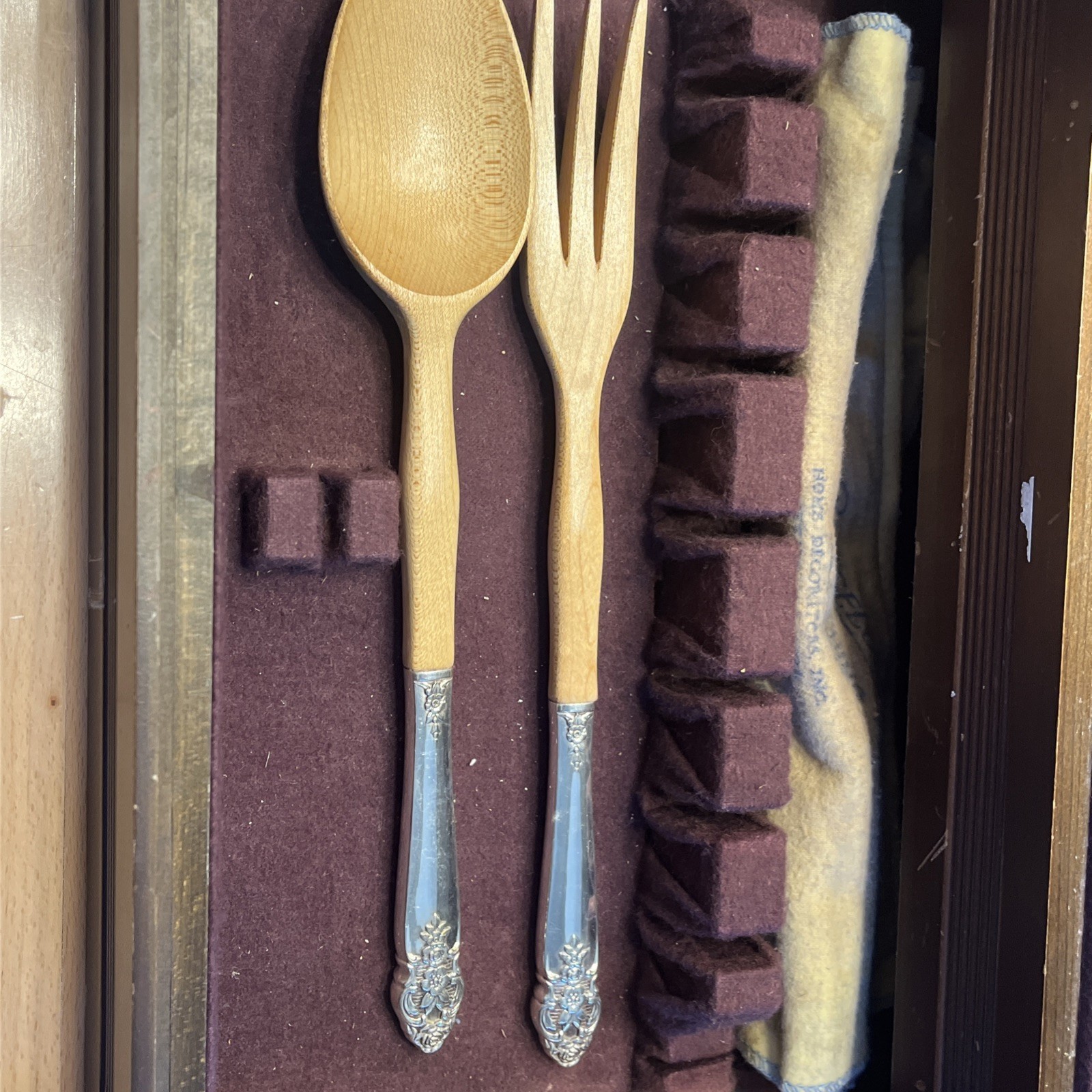 PRESTIGE ONEIDA 88 PC SET SILVERWARE SILVERPLATE in Box DISTINCTION pattern VTG