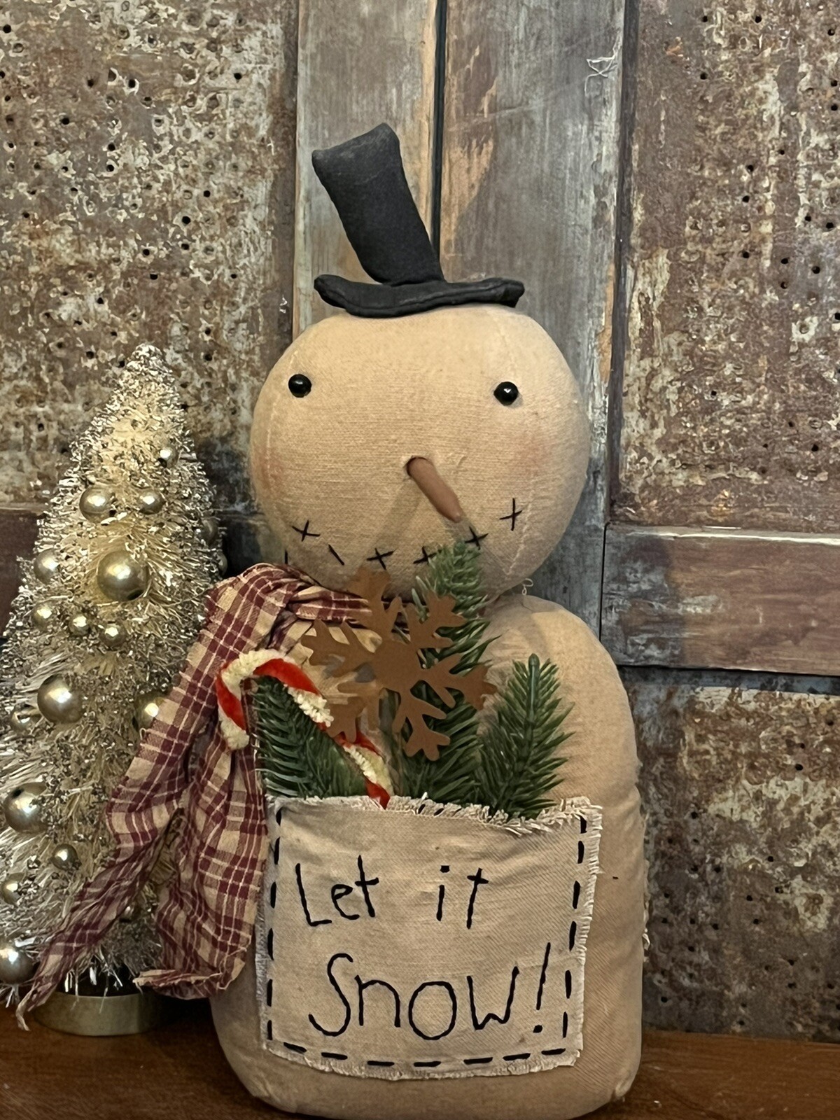 Grubby Primitive Rustic Christmas SNOWMAN w Let It Snow Pocket Stump Doll 12″