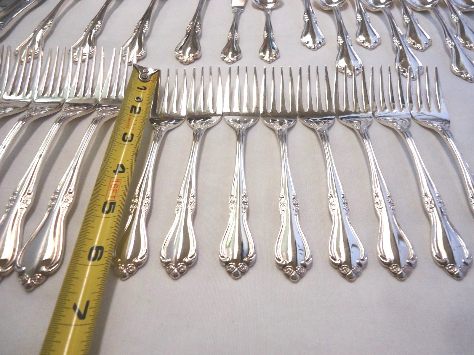 SILVERPLATE JAPAN FLATWARE 34-pieces