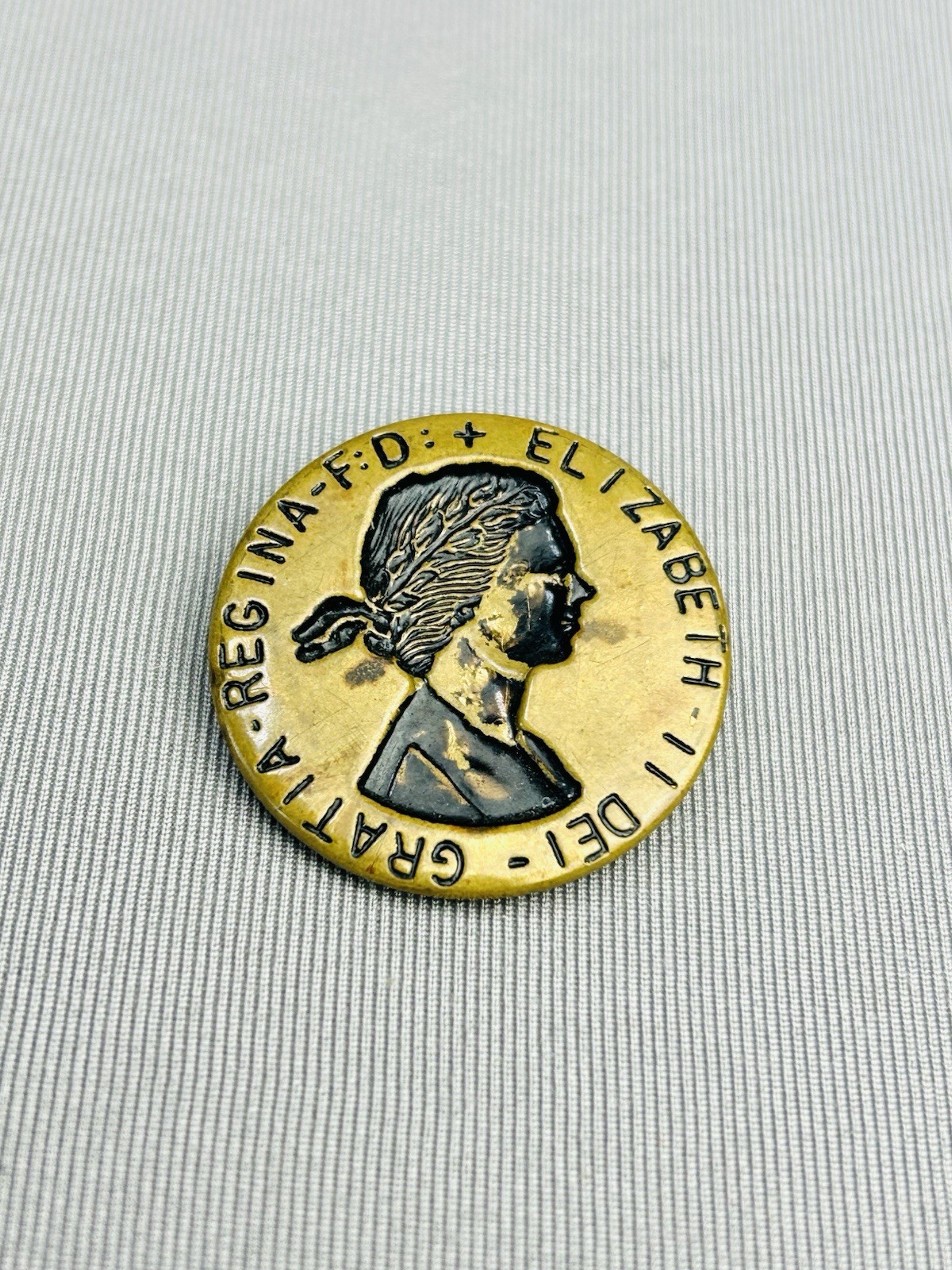 Vintage Queen Elizabeth II Metal Loop Large Picture Button