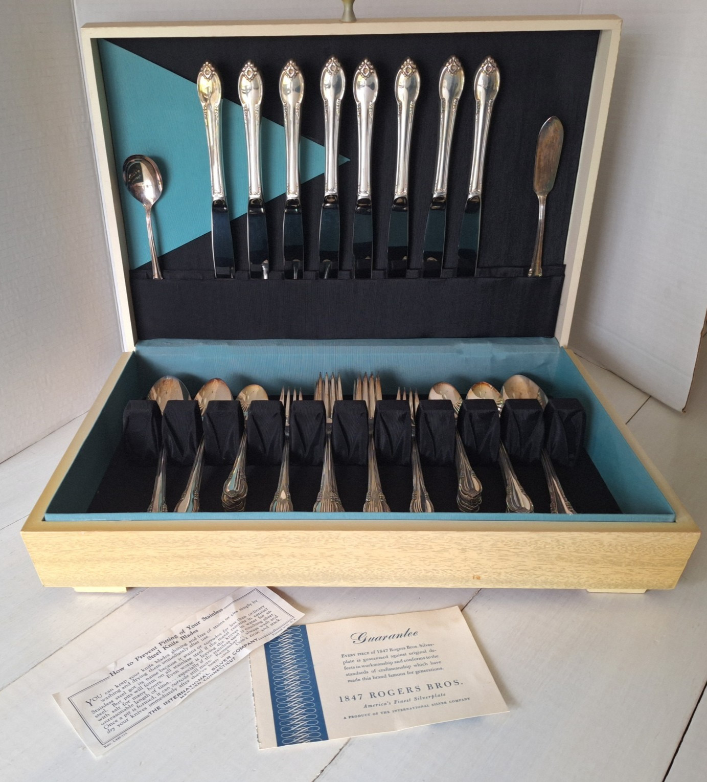 Vtg Wm. Rogers Bros 1847 REMEMBRANCE Flatware Silverplate Set 52 PCS Case Papers