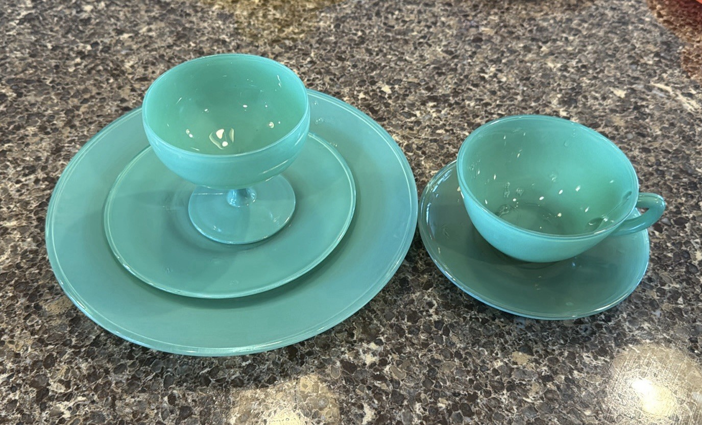 Vintage Anchor Hocking Dinnerware And Dessert Plates