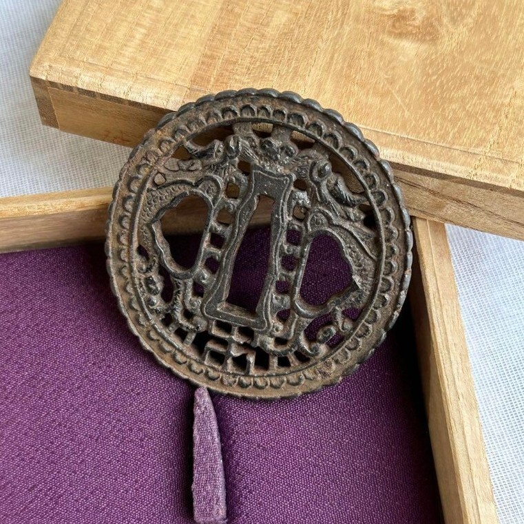 iron tsuba (Japnese sword guard) dragon drawing watermark pattern antique JAPAN